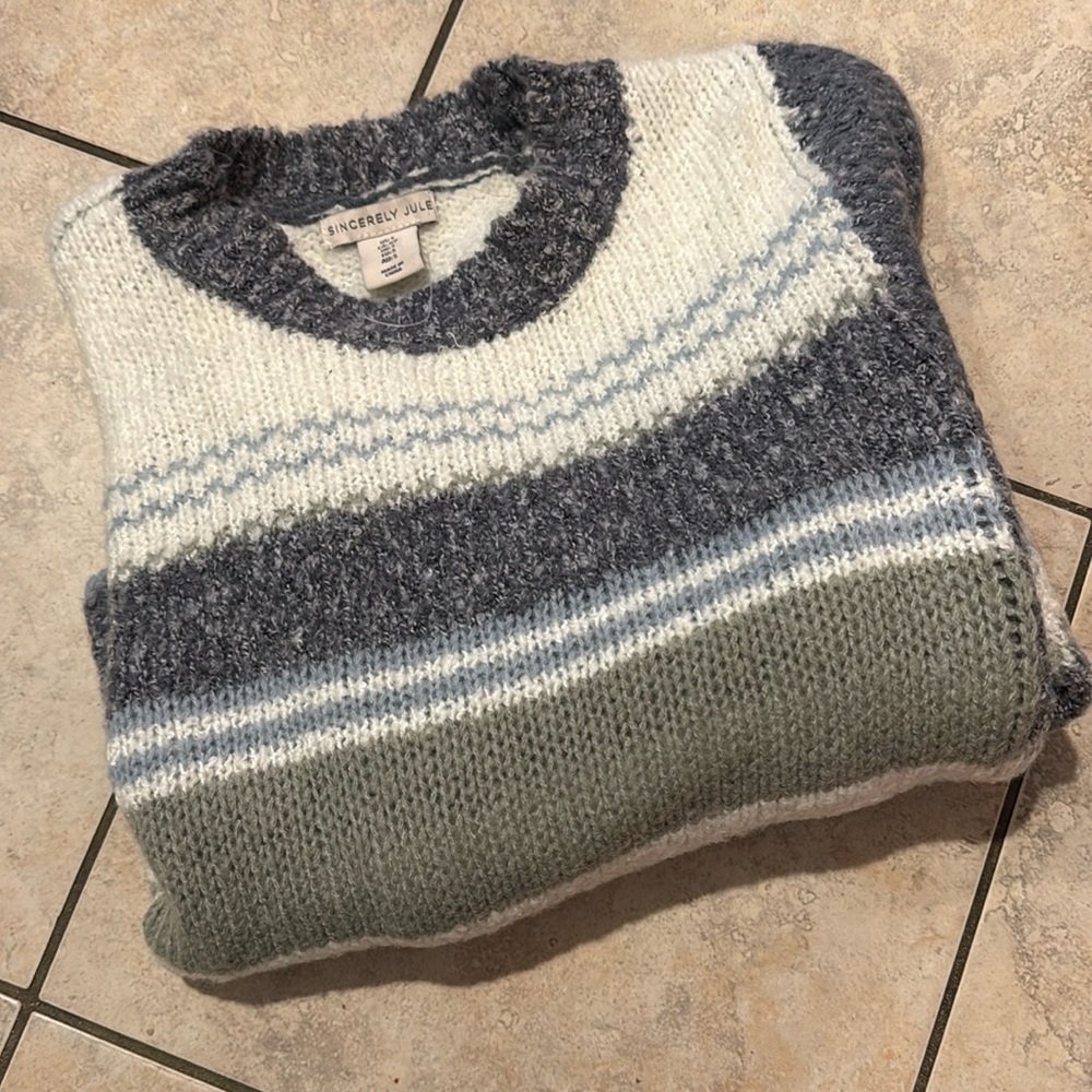 Crop sweater